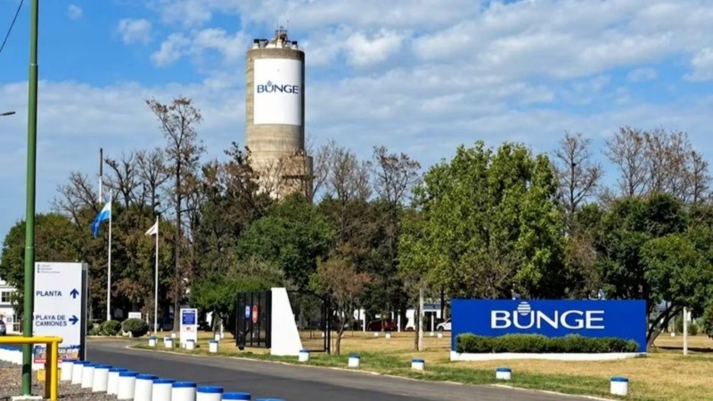 La compañía dejará de fabricar dos productos utilizados en la elaboración y aplicación de fertilizantes.