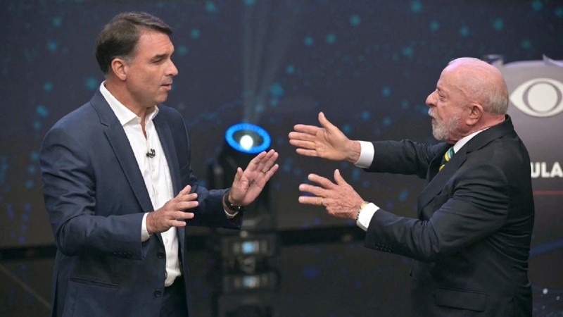 Lula calificó de “vergonzosa” la salida de Flávio Bolsonaro hacia Estados Unidos.
