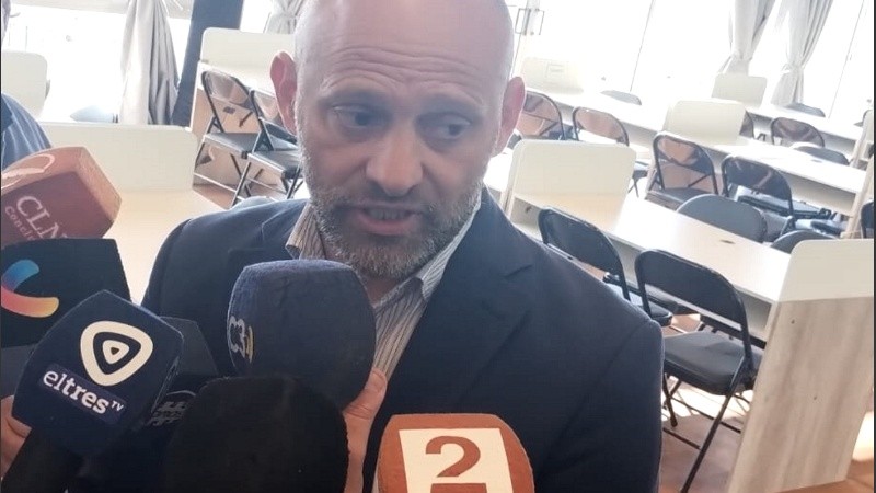 El ministro Puccini encabezó la rueda de prensa por el Rigi.