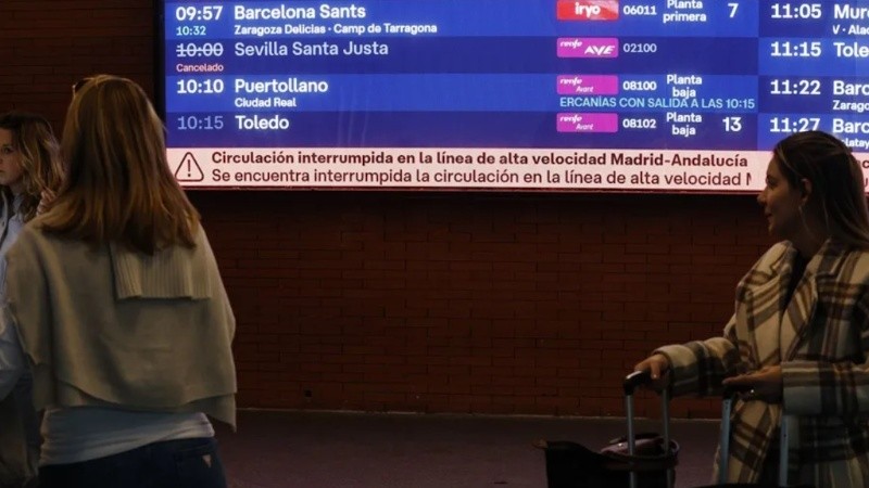 Luego de la suspensión, el servicio de trenes de alta velocidad en la ruta afectada se había restablecido (EFE)