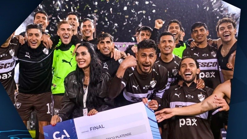El otro finalista se definirá recién el 14 de noviembre, cuando Boca y Banfield se enfrenten en el Estadio Malvinas Argentinas de Mendoza.