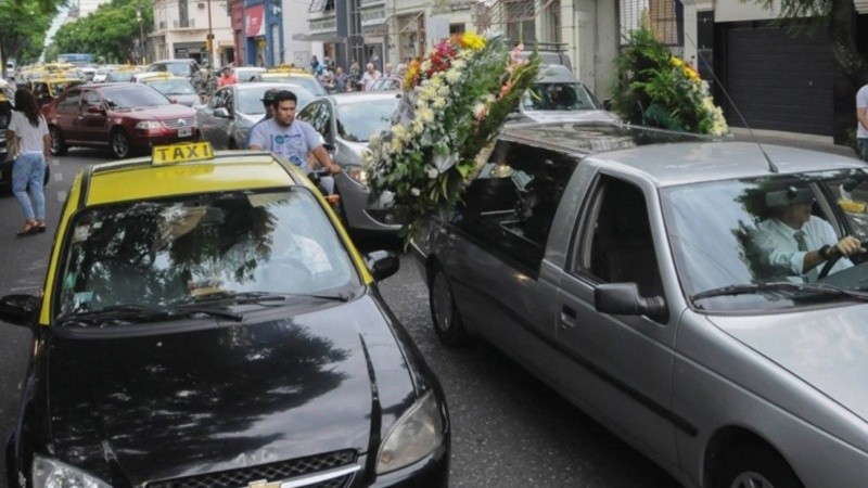 Dolor y conmoción. El caso Piris movilizó a peones y titulares de taxis. Foto: Télam.