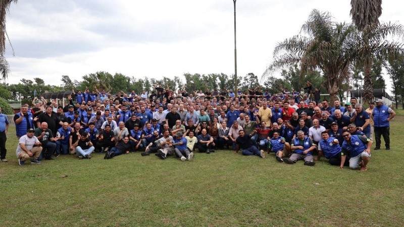 Los referentes del Sindicato de Camioneros de Santa Fe reunidos en el camping de Pérez