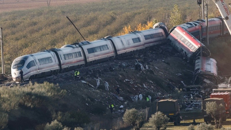 La tragedia ferroviaria en España dejó al menos 69 muertos y cientos de heridos.