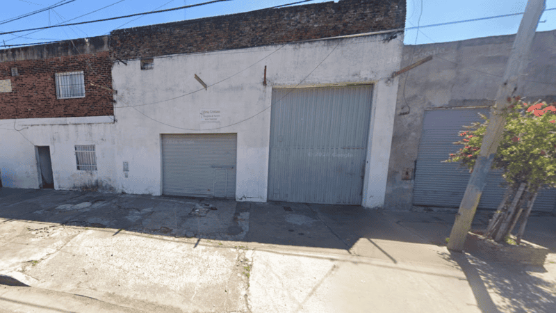 El ingreso al galpón donde se produjo la explosión.