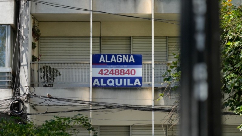 Mercado inmobiliario en Rosario: la estabilidad de los alquileres contrasta con la baja intermensual de la oferta y la mora residencial.