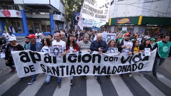 El frente de una de las columnas este viernes a la tarde.