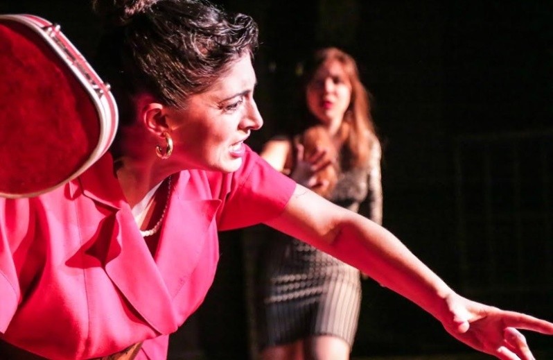 'Camarín'. Con Coti Lalai y Eva Ricart. Director: Brian Jon Russo. En la sexta edición del ciclo Historias Mínimas.