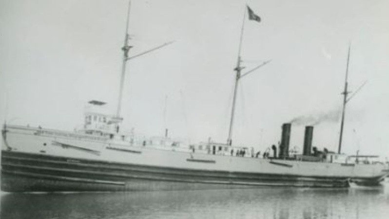 Una de las últimas imágenes del carguero Hudson antes de hundirse.