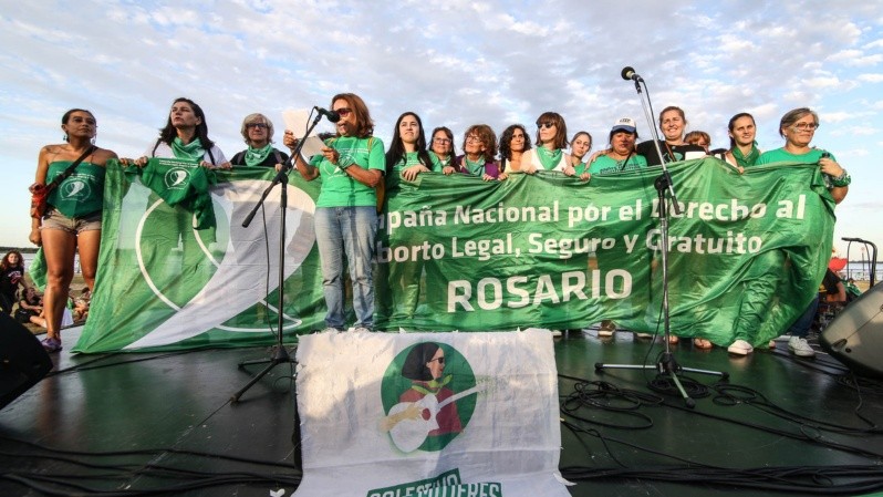 La lectura del documento para reclamar por el aborto legal (Alan Monzón/Rosario3)