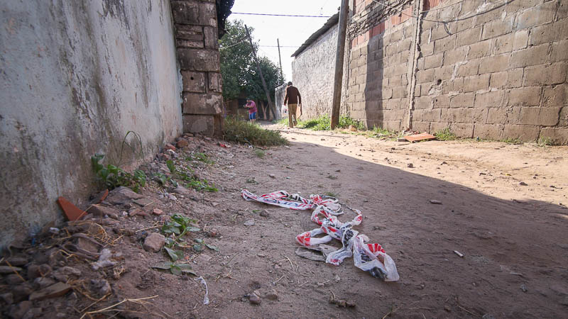 En el lugar se relevaron 9 vainas servidas calibre 9mm y se secuestró una moto. (Alan Monzón/Rosario3)