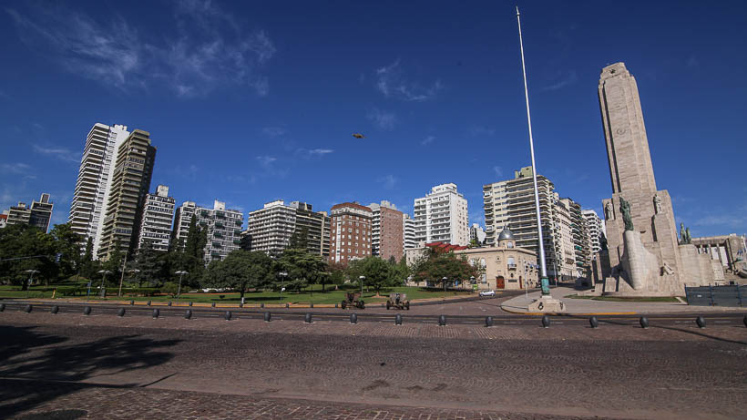 La zona del Monumento a la Bandera totalmente vacía. (Alan Monzón/Rosario3)