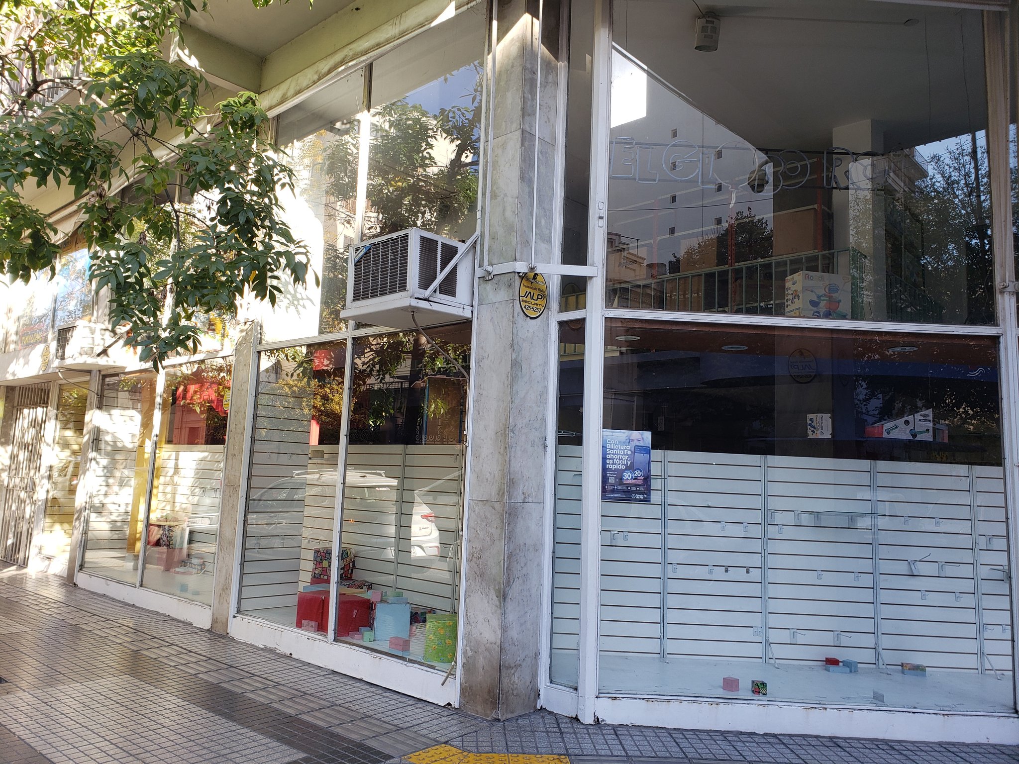 Cerró la juguetería El Globo Rojo