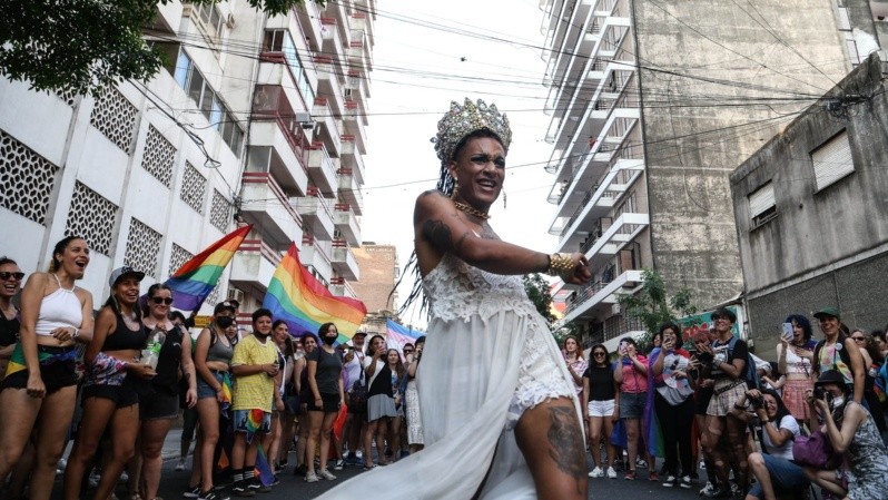 La marcha del Orgullo por las calles de Rosario.este sábado. (Foto: Alan Monzón/Rosario3)