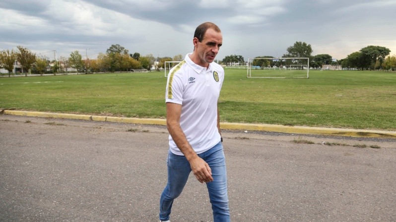 El flamante DT canalla en el predio de Arroyo Seco. (Foto: Alan Monzón/Rosario3)