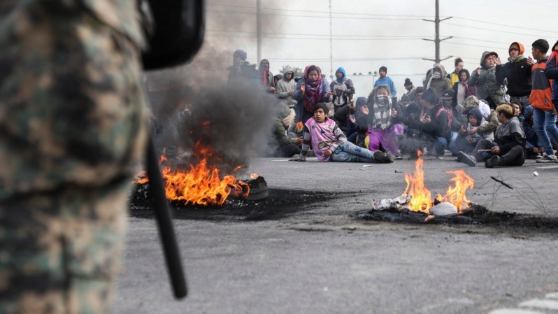 El corte de los manifestantes en Circunvalación. (Foto: Alan Monzón/Rosario3)