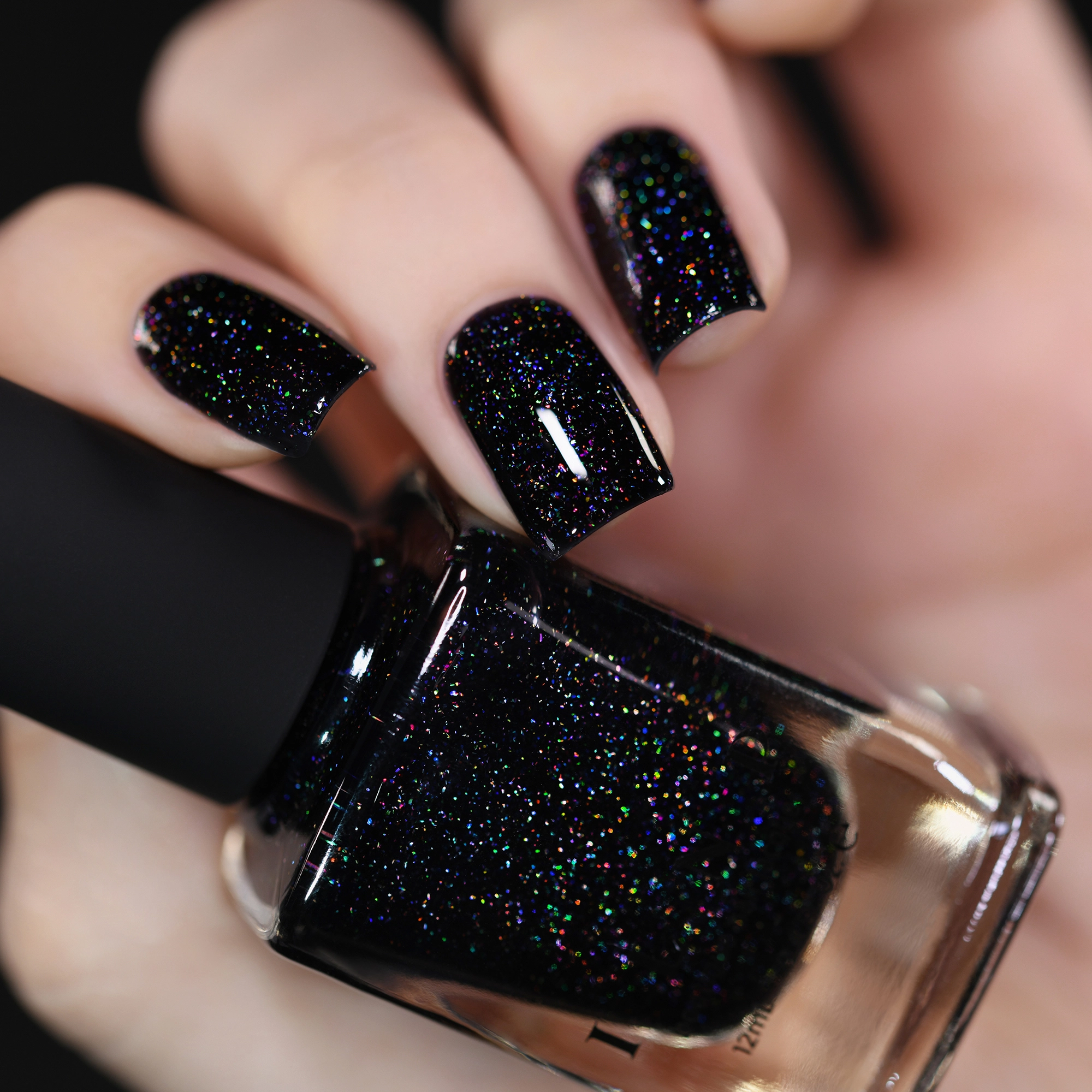 Gothic Glam: Cómo pintarse las uñas de negro a la perfección | Rosario3
