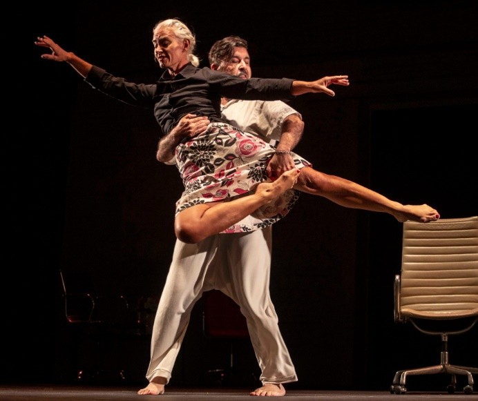 estar sentados lo menos posible