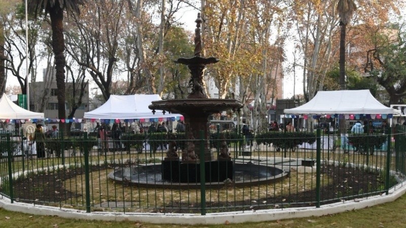 Con una “escalera mágica” la plaza Buratovich desde ahora luce renovada