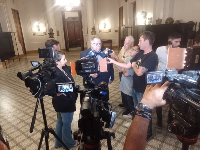 Juan Carlos Venesia, del IDR, dando las conclusiones fiinales del encuentro a la prensa