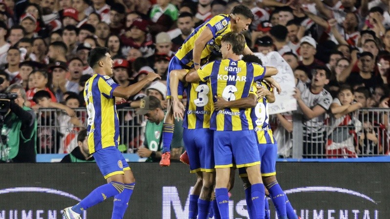 RIVER VS ROSARIO CENTRAL. Fecha 11 Torneo Apertura Liga Profesional Argentina.