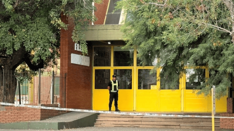 &nbsp;La escuela permanece cerrada y con custodia policial.