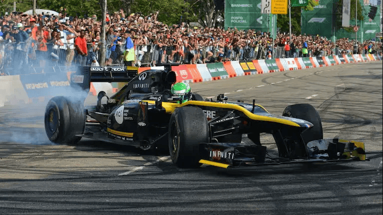 El auto Lotus E20 que manejará Franco Colapinto en Argentina.&nbsp;