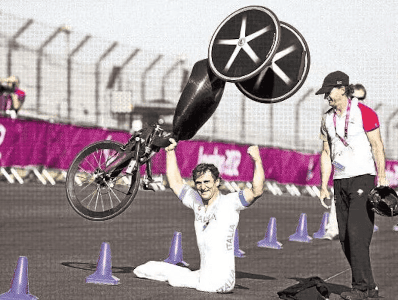 &nbsp;Zanardi celebra en los Paralímpicos de Londres 2012.