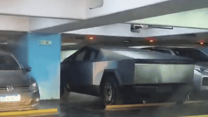 &nbsp;El vehículo estacionado en la cochera del Congreso.