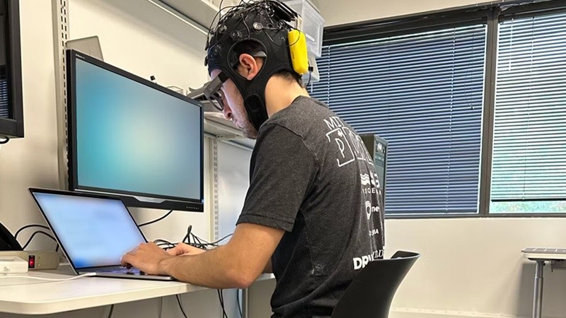 Un estudio del MIT asoció el uso de ChatGPT con menor actividad cerebral&nbsp;