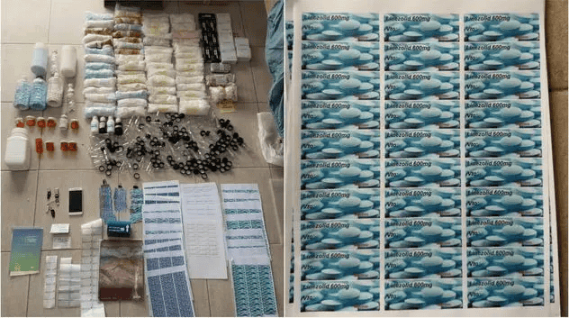 Detuvieron a un hombre que fraccionaba y comercializaba de forma precaria miles de medicamentos. (Foto: Policía de la Ciudad de Buenos Aires)