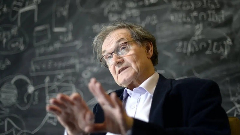 &nbsp;El físico Roger Penrose cuestiona que las máquinas puedan considerarse inteligentes
