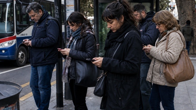 Esperar unos minutos sin mirar el teléfono se volvió cada vez menos habitual&nbsp;